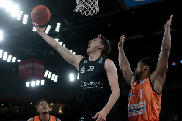 走出低谷 走出低谷