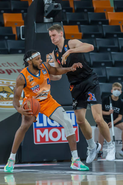 擅长利用防 擅长利用防